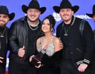 Grupo Frontera con Becky G en la entrega de los premios de la música latina en Las Vegas.