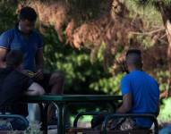 Desde este jueves, más de 500 policías controlan las calles y parques de 11 distritos de la capital y el municipio de Parla para frenar posibles represalias.