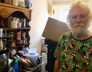 Edward Brown tiene conciencia de su problema y está tratando de superarlo y ayudar a otras personas en su misma situación.