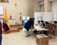 Del total de votantes en el extranjero, 275.000 se encuentran en Europa, Asia y Oceanía, un 43,7% en España, para los que se han organizado 19 recintos electorales. Cancillería Ecuador