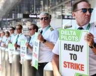Pilotos de aerolíneas como Delta han protestado por las condiciones en las que han de trabajar.