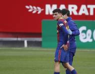 Pedri se resintió de las molestias en los últimos compases del primer tiempo y fue sustituido tras el descanso por Frenkie de Jong