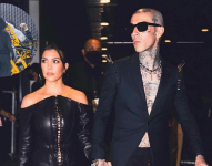 Travis Barker es baterista de la banda Blink-182 y tiene una relación con una de las Kardashians.