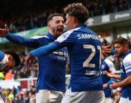 Jugadores del Ipswich Town festejando un gol.