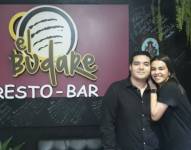 Brayan Ching y Jessica Cochrane emigraron a Lima, donde montaron un restaurante.