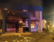 Imagen de la unidad de Policía Comunitaria que fue incendiada la noche de este martes 28 de junio.