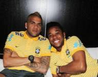 Dani Alves y Robinho, compartieron en la selección de Brasil.