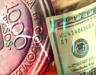 Peso colombiano y dólar.
