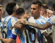 Jugadores de Argentina celebrando el triunfo.