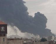 Israel bombardea el aeropuerto de Saná, la capital de Yemen