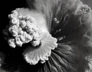 Erupción del volcán subterráneo Hunga Tonga-Hunga Ha'apai.