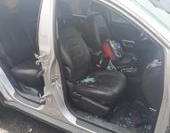 Los delincuentes se llevaron hasta las puertas del automóvil.