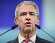 Compañía despide a su director ejecutivo tras descubrir que mantenía una relación romántica con una empleada