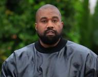Kanye West es fotografiado en Los Ángeles, California.