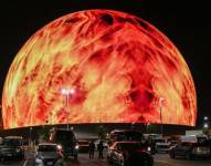 La esfera encendió sus luces exteriores por primera vez el 4 de julio y abrió sus puertas este viernes 29 de septiembre.