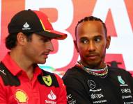 El piloto español Carlos Sainz junto con Lewis Hamilton, piloto británico