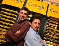Larry Page y Sergey Brin lanzaron Google en 1998.