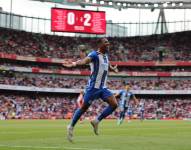 Pervis Estupiñán celebra un gol con el Brighton