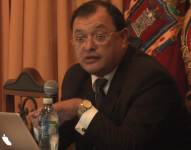 Imagen del doctor en derecho Juan Carlos Benalcázar Guerrón, en una ponencia de Derecho Procesal en 2016.