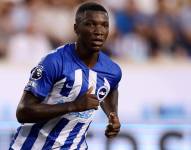Moisés Caicedo en un partido con el Brighton