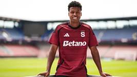 El joven delantero ecuatoriano jugará en República Checa.