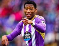 El extremo del Real Valladolid, Gonzalo Plata, celebra un gol