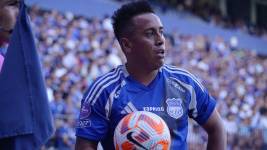 Christian Cueva en un partido con Emelec en la LigaPro