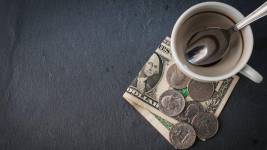 No en todas partes esta costumbre es practicada con tanto vigor como en Estados Unidos.