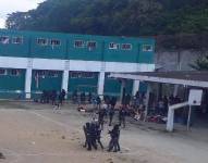 Imagen de archivo de una intervención policial en la cárcel de Esmeraldas.