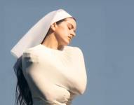 Portada del álbum de Rosalía, Lux.