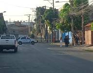 Escena de atentado contra la vida de una mujer al norte de Guayaquil.
