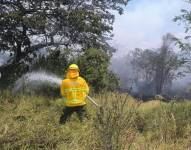 El Equipo de control atendió un incendio en Nayón.