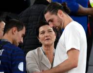 Veronique Rabiot junto a su hijo Adrien