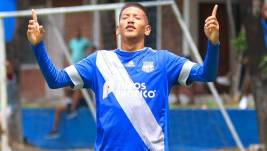 Vera debutó con Emelec en el 2021.