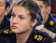 La Princesa Leonor es la hija mayor del Rey Felipe VI y la Reina Letizia de España, lo que la convierte en la heredera al trono español. Nacida el 31 de octubre de 2005, su título oficial es Princesa de Asturias.