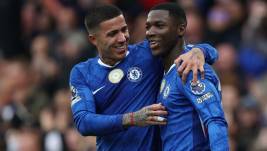 Enzo Fernández y Moisés Caicedo, figuras de la Premier League.