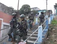 Durán, 18 de septiembre. Un grupo de militares hace patrullajes.