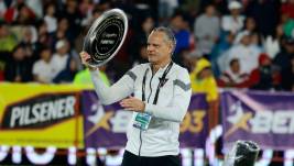 Esteban Paz festeja el título de Liga Pro conseguido por Liga de Quito en 2023