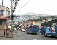 Vista panorámica de laa vía principal de San Enrique de Velasco, norte de Quito.