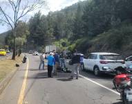 La imagen del motocicilista herido tras el siniestro de tránsito en la av. Simón Bolívar.