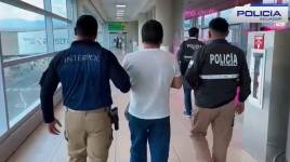 Ecuatoriano sentenciado por femicidio de su hija, extraditado a Quito desde España.