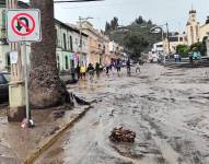 La fuerza del aluvión rebasó la 10 de agosto en sentido occidente-oriente, que se convirtió en una zona de desfogue, soportando todo lo que llegó de la parte alta.