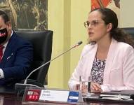 Ministra María Brown estuvo presente este lunes 24 de enero, mientras que autoridades del Municipio de Guayaquil también arribaron a los planteles para cerrar.