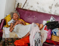Pilar, de 81 años, convaleciente del virus chikungunya en su casa de La Habana en noviembre.