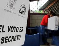 En los últimos 40 años los ecuatorianos han votado por consultas populares o referendos en 11 ocasiones. API/Archivo