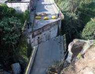 Azuay: colapsó el puente que une varios sectores del cantón Girón