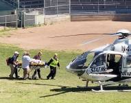 Cuando el escritor y el presentador del evento estaban en el escenario, el hombre se subió a la tarima y asestó a Rushdie.