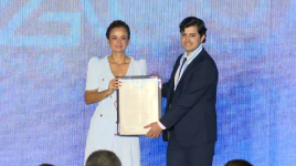 Marcela Aguiñaga, prefecta del Guayas, y Luis Alvarado Jiménez, jefe de Producto Digital de Ecuavisa.