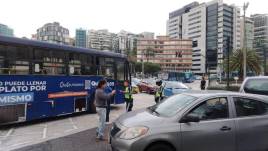 Siniestro de tránsito en la Plaza Argentina, norte de Quito.
