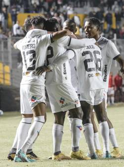 Liga de Quito goleó a Aucas por la Copa Edgardo Bauza